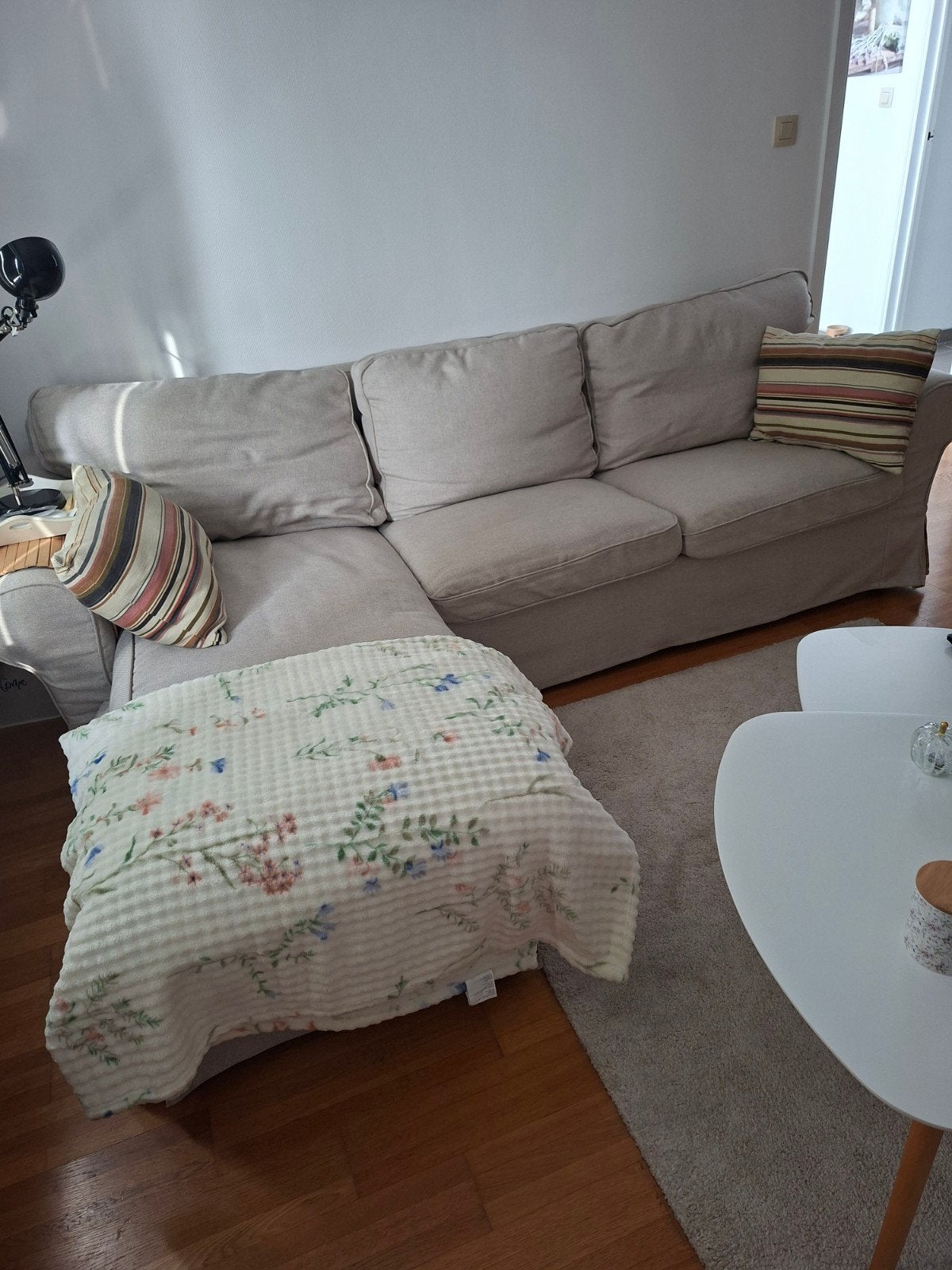 beige hoeksalon,geen vlekken,hoes vernieuwd vorig jaar, Ophalen