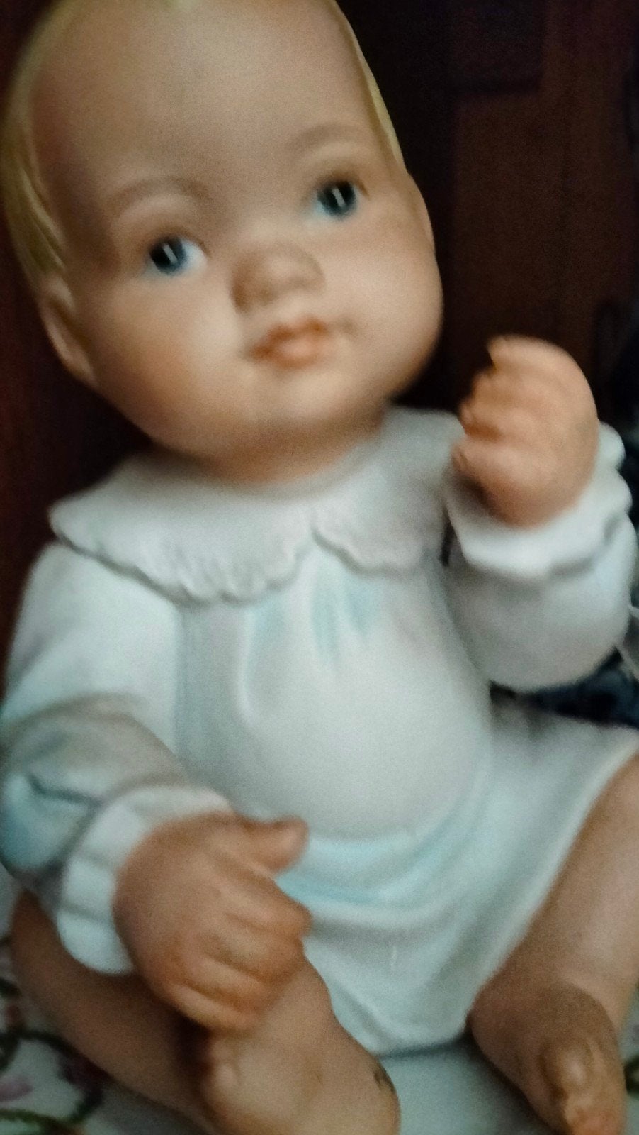 Grote baby in antiek porseleinen koekje, Verzamelen, Ophalen of Verzenden