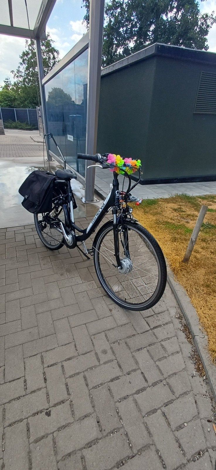 elektrische minerva damesfiets, Ophalen, Zo goed als nieuw, 50 km per accu of meer