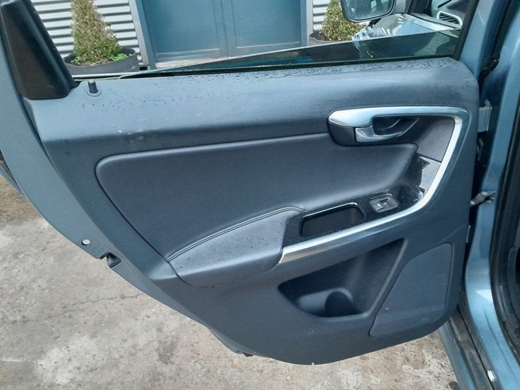 PANNEAU DE PORTE ARRIÈRE GAUCHE Volvo XC60 I (DZ), Info@volvocars.com, Volvo Car Germany GmbH, Siegburger Straße 229
50679  Köln, DE