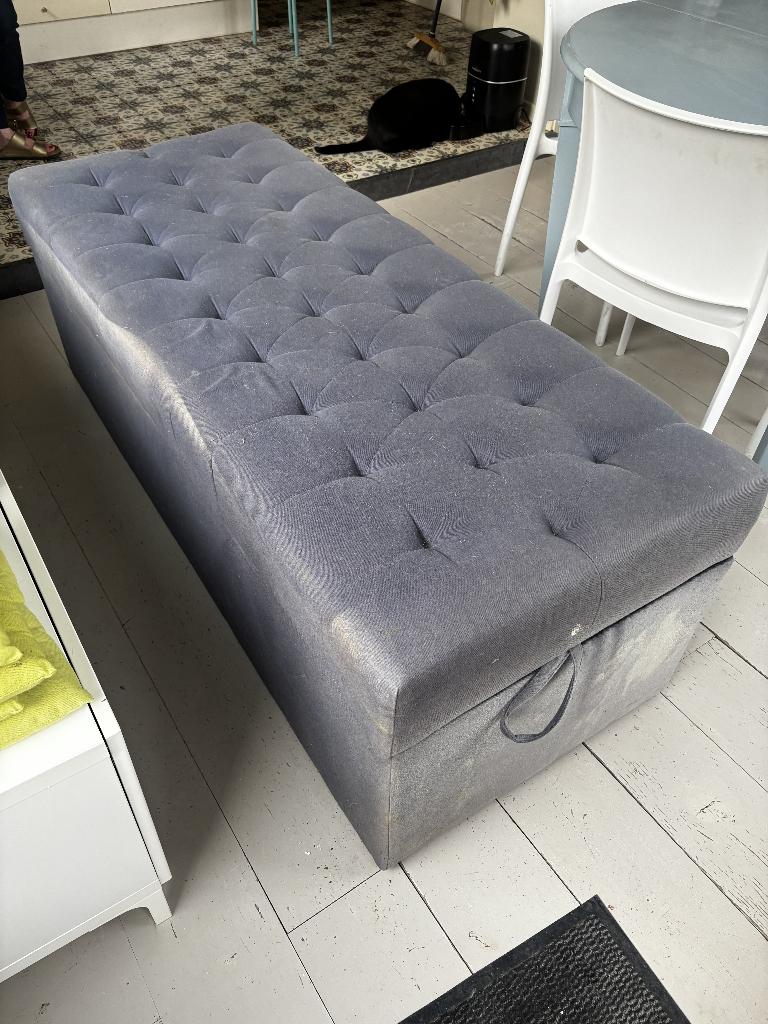 Banc coffre capitonné, Enlèvement, Utilisé