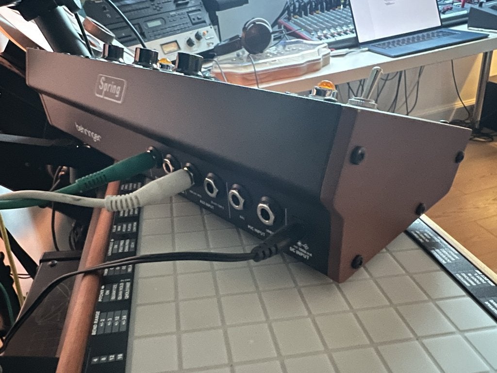 Behringer 646 spring reverb, Muziek en Instrumenten, Effecten, Ophalen, Zo goed als nieuw, Reverb