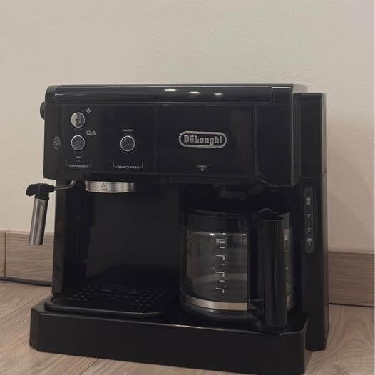 Machine à café DeLonghi, Electroménager, Enlèvement ou Envoi, Comme neuf, Machine à espresso, Café moulu