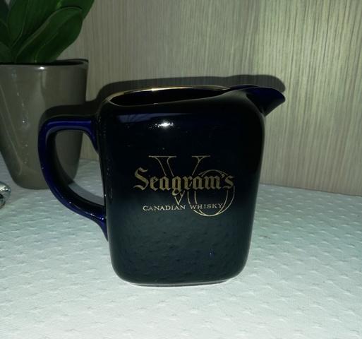 Vintage Seagram's Canadian whisky schenkkan Arabia Finland., Enlèvement ou Envoi