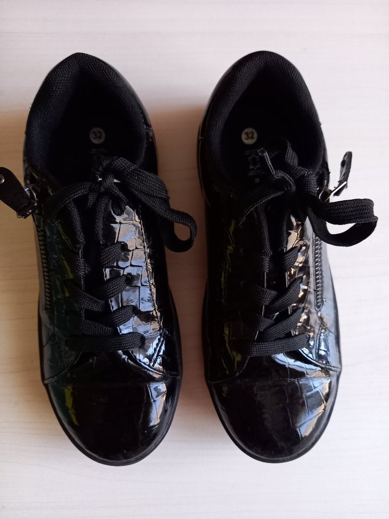 Chaussures noires en parfait état taille 32 pour fille, Enfants & Bébés, Milo & Mila, Enlèvement ou Envoi, Comme neuf, Chaussures