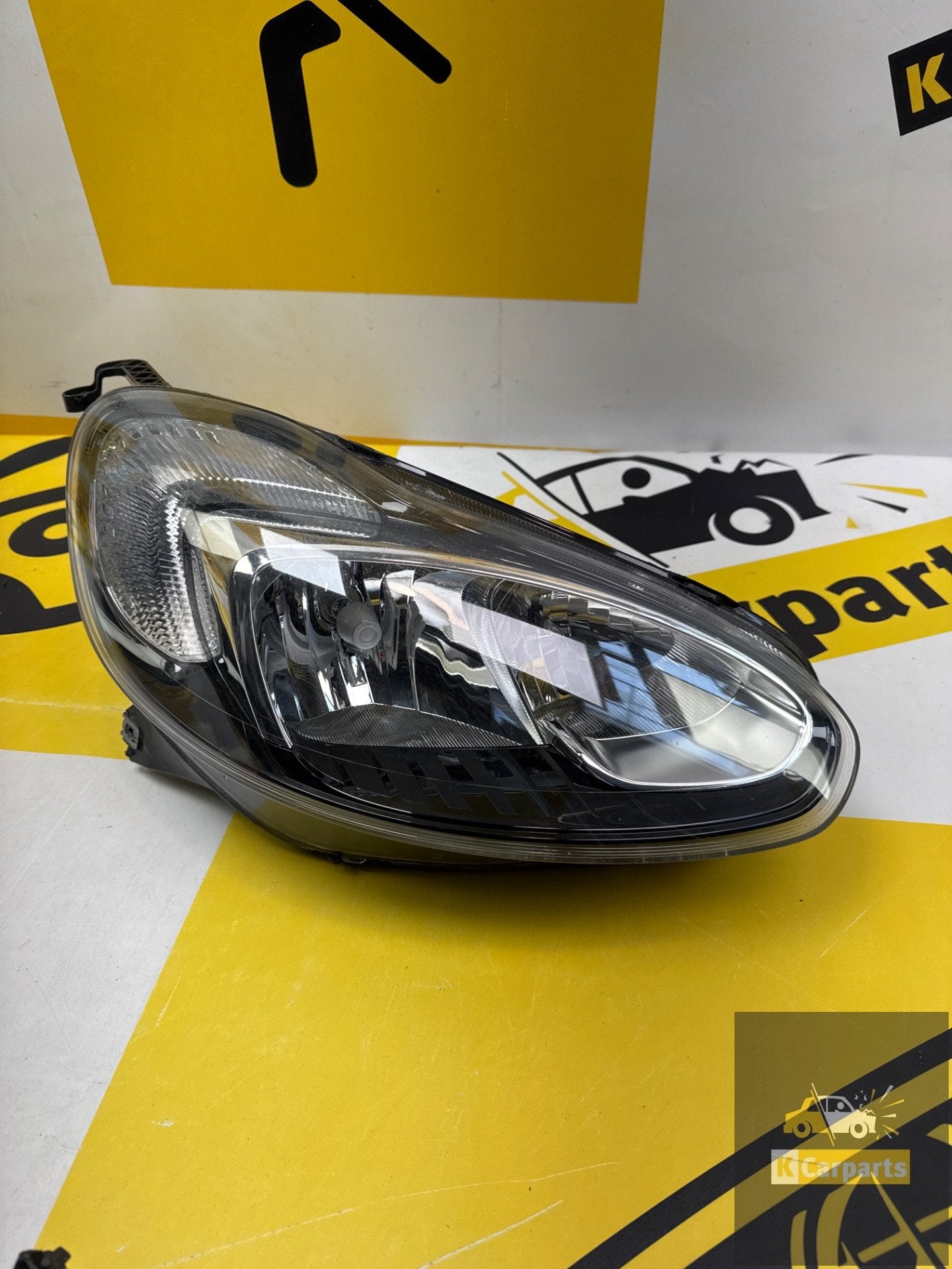 Opel Adam Phare droit 39015507 original!, Opel Automobile GmbH, Opel, Bahnhofsplatz 1
65423  Russelsheim am Main, DE, Kontakt@opel-infoservice.de