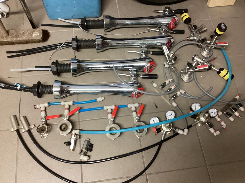 4 tapkranen jupiler met verlichting en aansluitapparatuur, Ophalen, Gebruikt, Overige merken