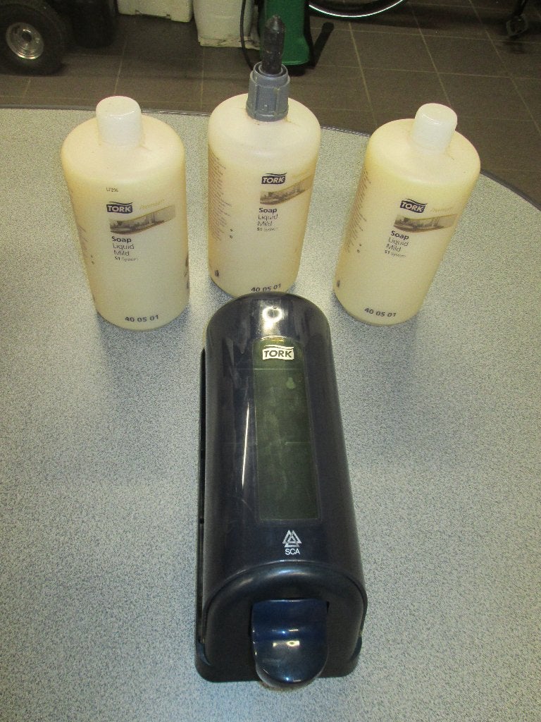 Zeepdispenser Tork, Ophalen