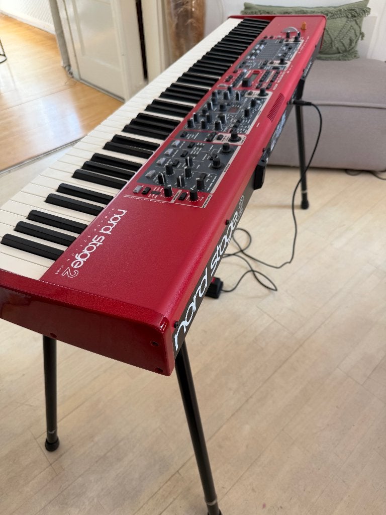 Nord Stage 2 HA88 – nieuwstaat, complete set met Nord bag, Muziek en Instrumenten, Keyboards, 88 toetsen, Zo goed als nieuw, Midi-aansluiting