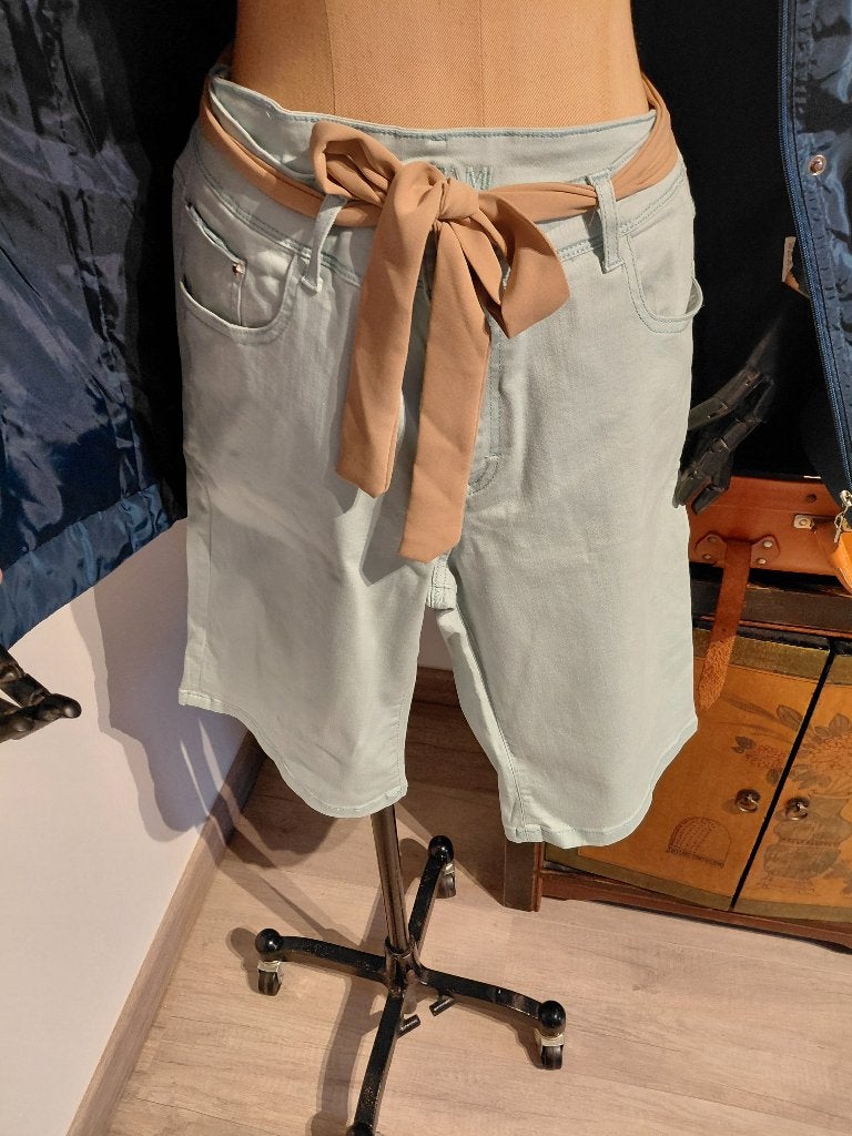para mi prachtige short m44, Ophalen, Zo goed als nieuw, Maat 42/44 (L)