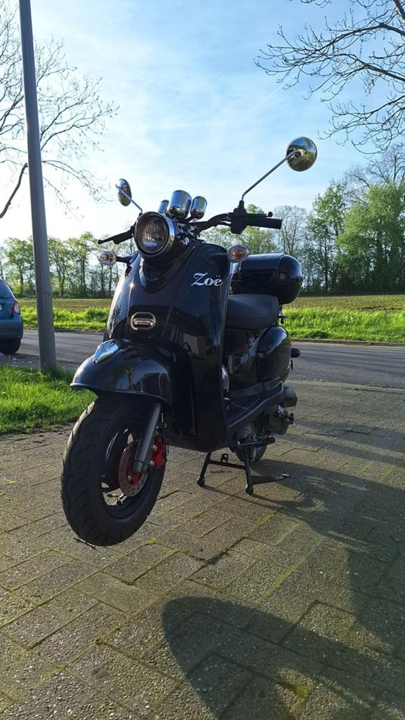 Brommer a klasse, Fietsen en Brommers, Brommers | Overige merken, Ophalen, Zoe, 0 versnellingen, Klasse A (25 km/u)
