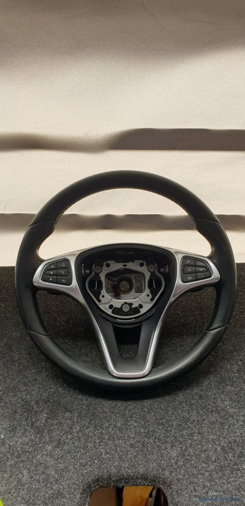Leder stuurwiel W205 C-klasse Mercedes 0005605003 Flippers s, Gebruikt, Mercedes-Benz AG, Mercedes-Benz, Mercedesstrasse 120
70372  Stuttgart, DE