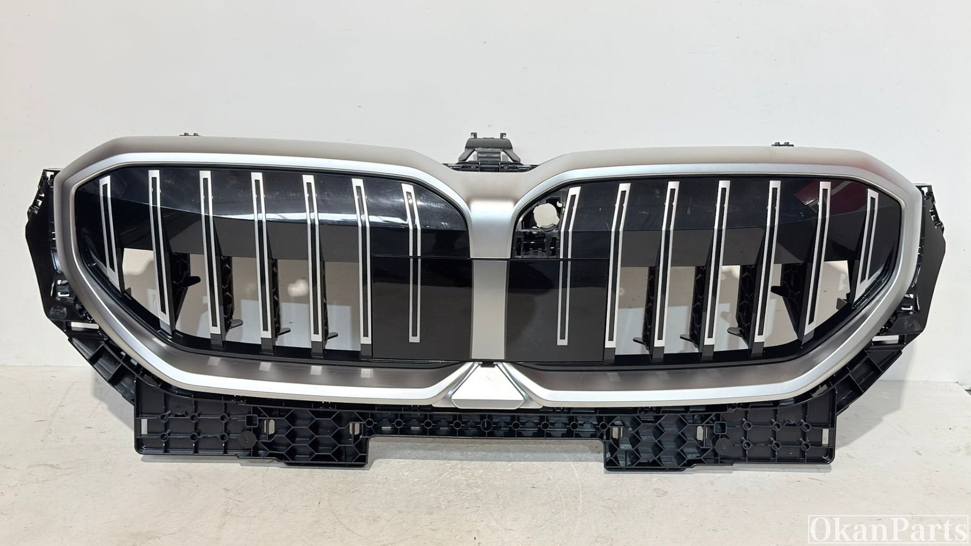 BMW 5-serie G60 G61 Nier & Luchtgeleider 5174 5A09B52, Info@fabrikant.eu, Fabrikant BV, Gebruikt, Fabrikantstraat 1
1000 AA  Amsterdam, NL