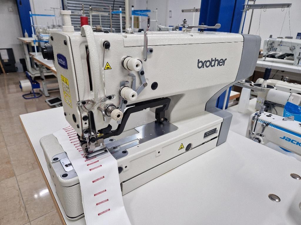 Brother HE-800B-2 Industriële Naaimachine, Ophalen, Industrieel, Brother, Naaimachine