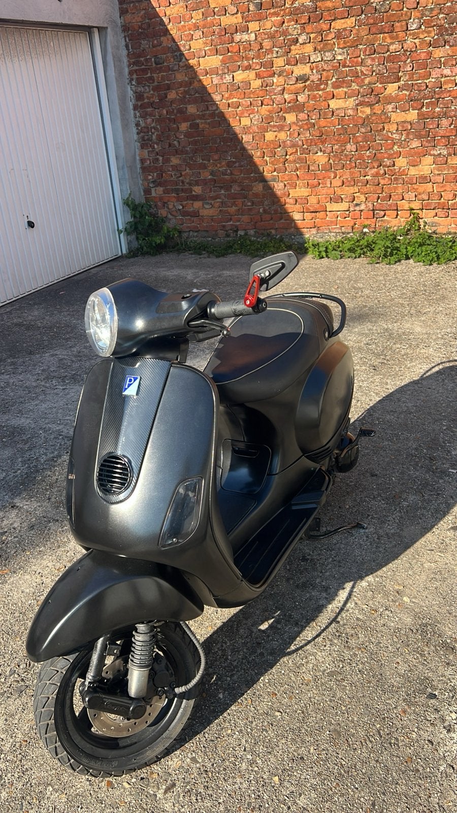 Vespa lx 150cc 4V, Fietsen en Brommers, Ophalen, Zo goed als nieuw