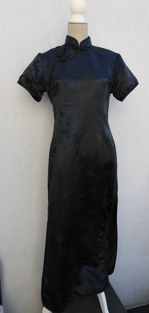 Jolie robe orientale en soie noire Taille L, Vêtements | Femmes, Taille 38/40 (M), Enlèvement ou Envoi, Moda Oriente, Comme neuf