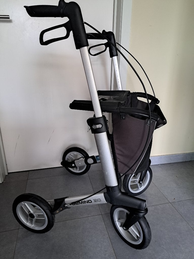 rollator goede kwaliteit, Diversen, Ophalen, Opvouwbaar, Zo goed als nieuw