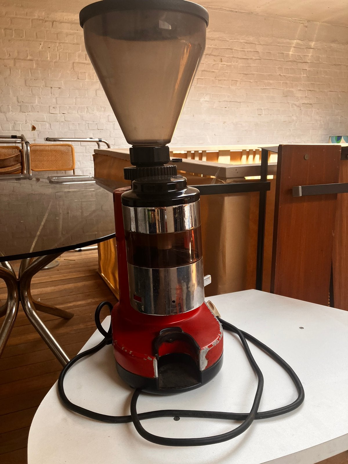 Retro koffiemolen rood, Elektronische apparatuur, Koffiemachine-accessoires, Ophalen, Gebruikt, Koffiemolen