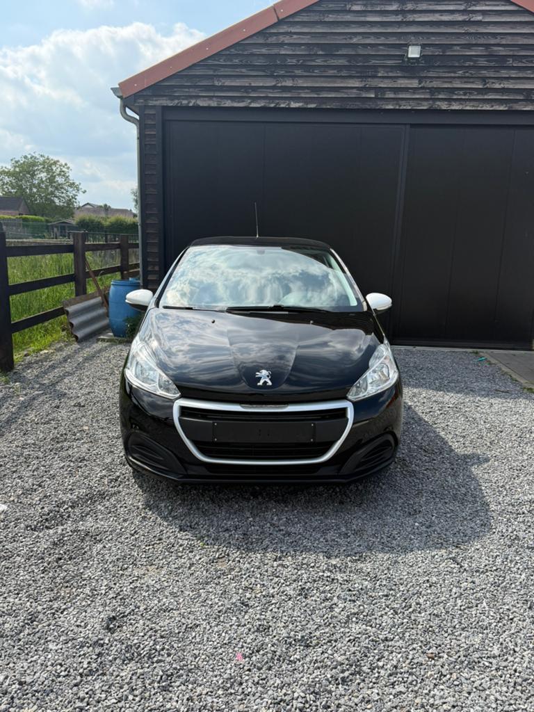 Peugeot 208 1.2 benzine - TOPSTAAT - distributie in orde, Auto's, Voorwielaandrijving, Euro 5, Stof, Zwart