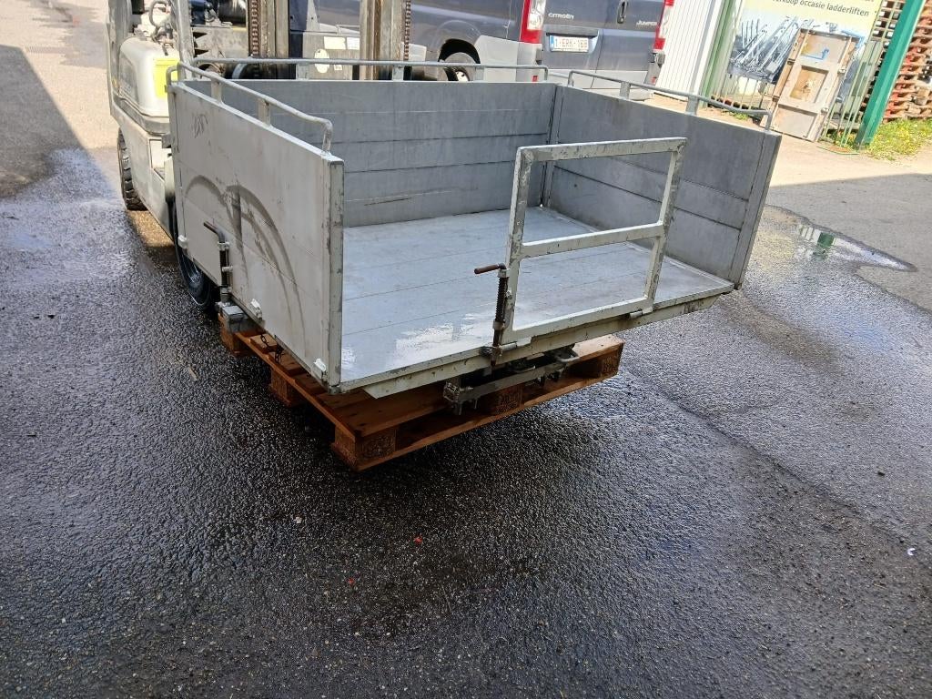 Professionele aluminium bak voor meubelliften € 1.750 excl., Doe-het-zelf en Bouw, Ophalen, Zo goed als nieuw, Bouwlift