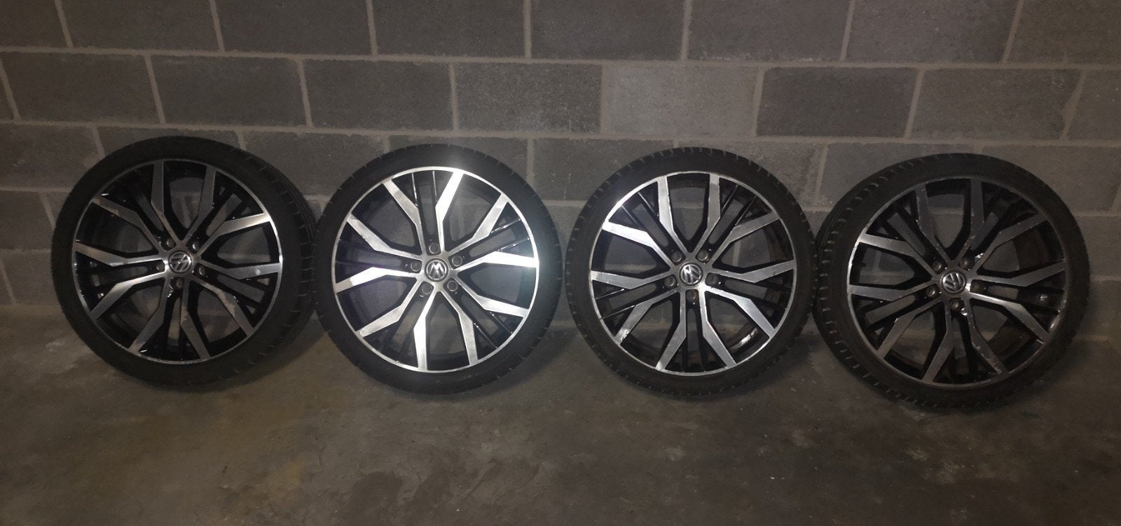 4 Jantes 19" Santiago original VW gti-gtd, Autos : Pièces & Accessoires, Enlèvement, Pneu(s)