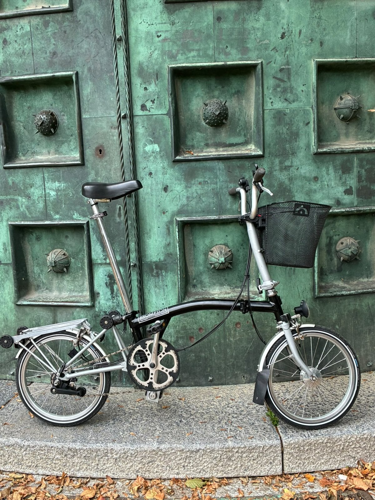 Brompton 6 versnellingen, zwart met dynamoverlichting, Fietsen en Brommers, Ophalen, Brompton, Velgrem, 14 tot 16 inch