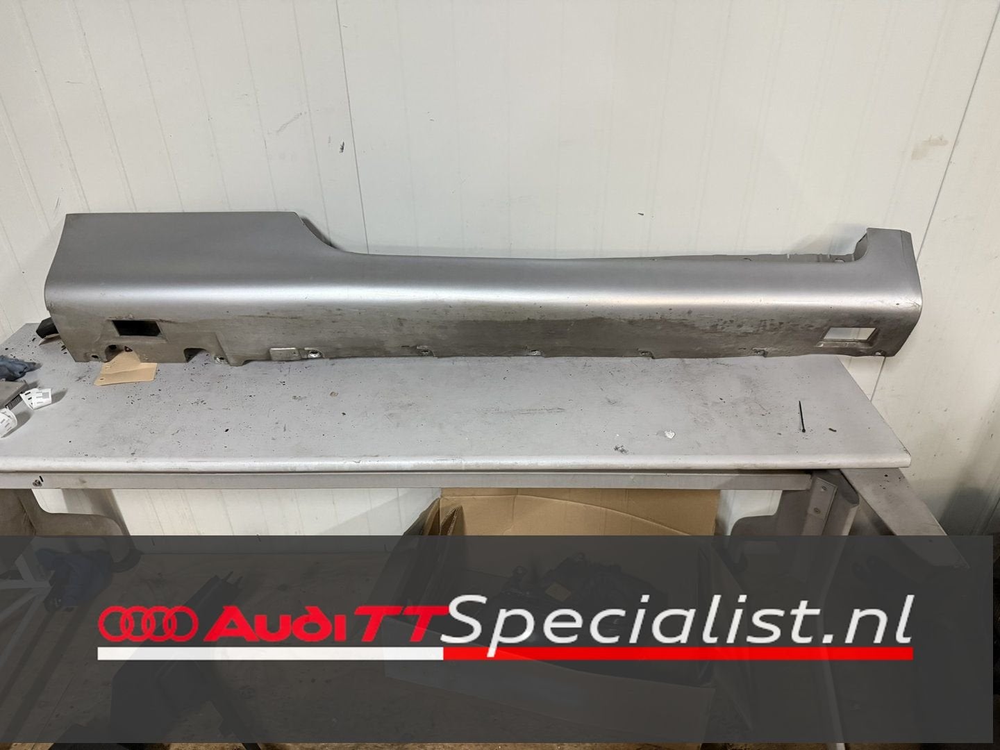 Zijskirt rechts zilvergrijs LY7W Audi TT MK2 8J, -, Origine de la pièce connue, Audi, Utilisé