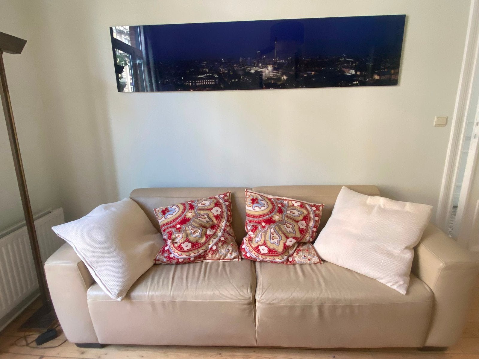 Canapé en cuir spacieux - 3 places, beige, 230 cm, 200 à 250 cm, Banc droit, Enlèvement, Utilisé