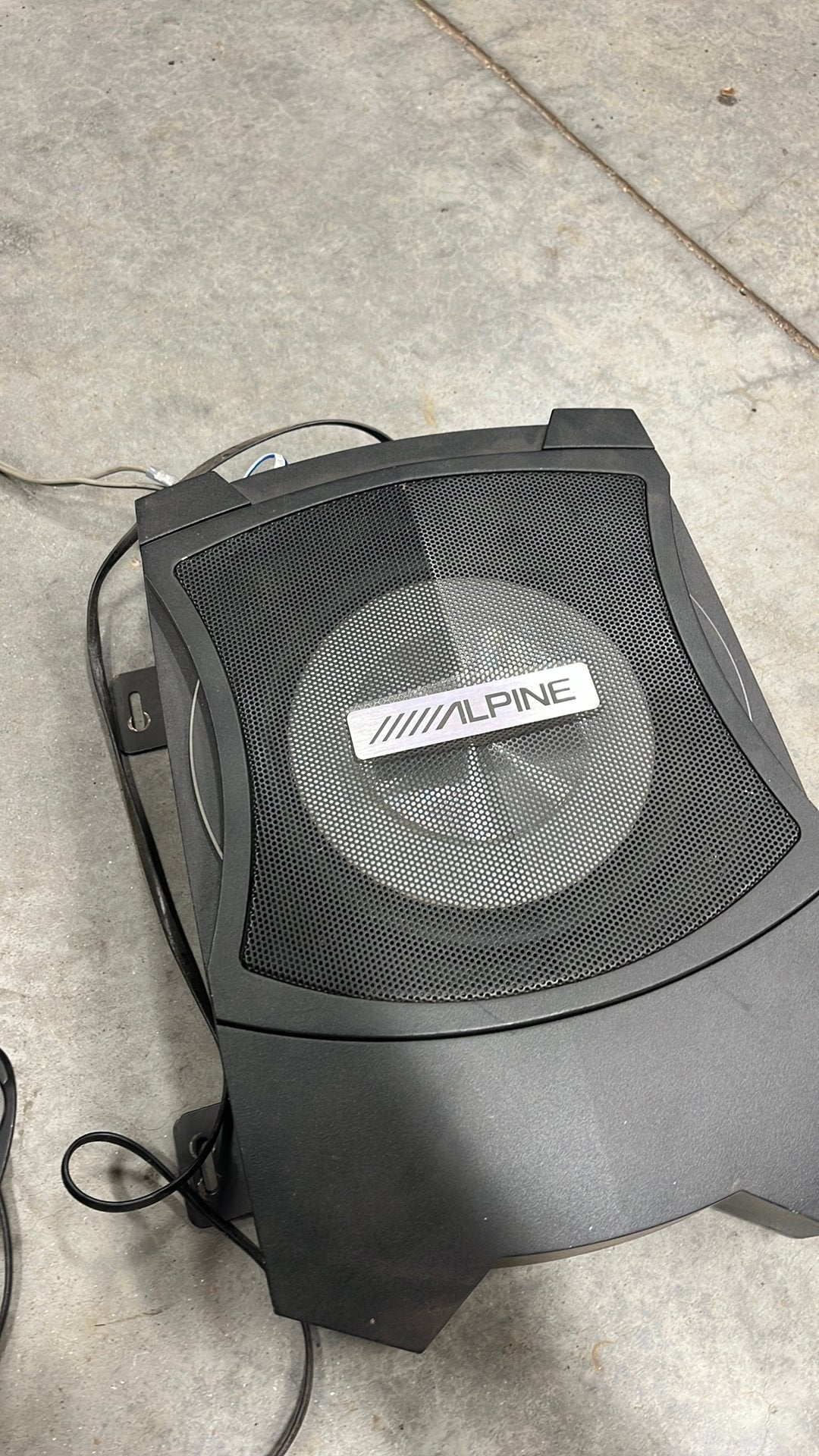 Subwoofer alpine PWE-V80 voor onder zetel, Ophalen, Zo goed als nieuw