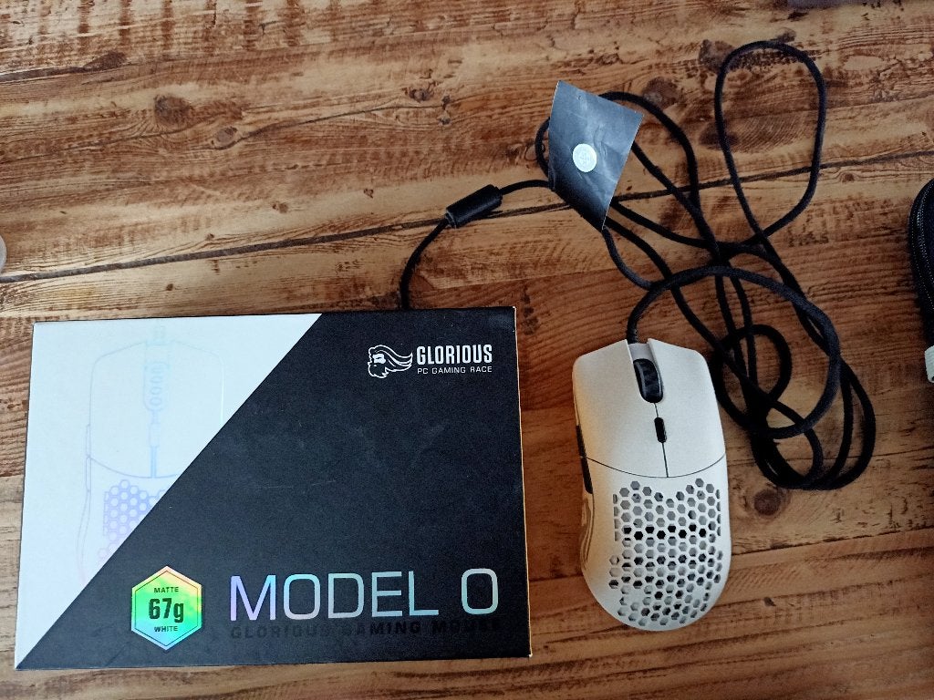 Glorious model o matte white, Computers en Software, Ophalen, Rechtshandig, Muis, Glorious