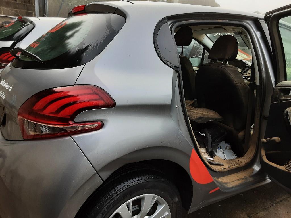 SPATBORD RECHTS ACHTER Peugeot 208 I (CA / CC / CK / CL), Gebruikt, Achter, Peugeot, Spatbord