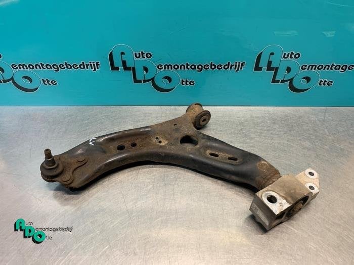 Bras de suspension avant gauche d'un Volkswagen Golf (Golf 0, Volkswagen, -, 3 mois de garantie, Utilisé