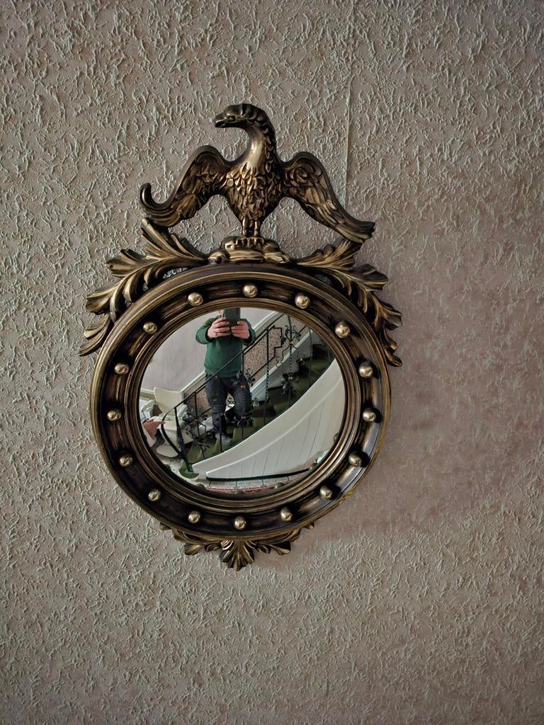 Vintage Franse Empire-stijl vergulde bolle spiegel met adela, Ophalen of Verzenden