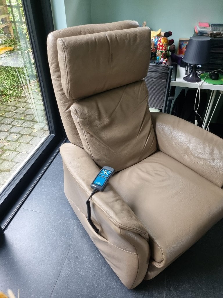Himolla Cumulus lederen elektrische relax- en sta-opzetel, Maison & Meubles, Fauteuils, Enlèvement, Utilisé, Cuir