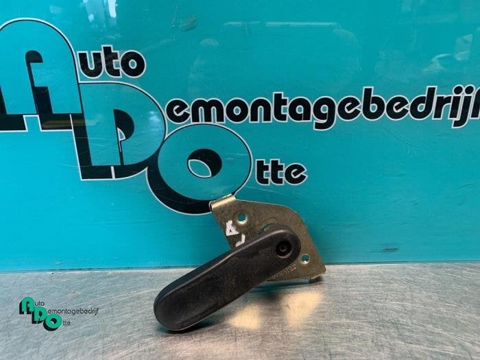 Poignée portière arrière camionnette d'un Dacia Logan (Lo, Dacia, -, 3 mois de garantie, Utilisé