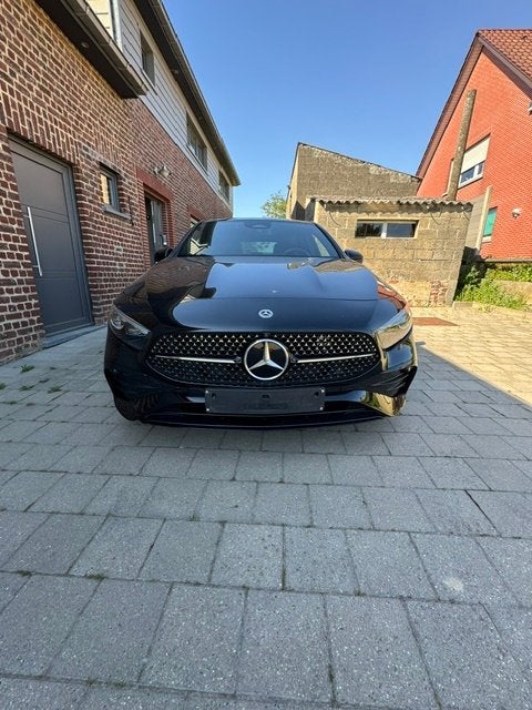 Mercedes-Benz a250 e amg line ful option, Automaat, 218 kW, Alcantara, Zwart