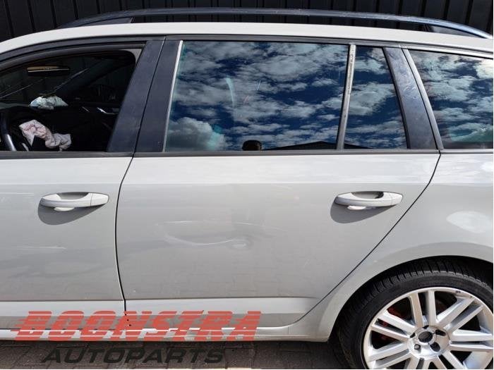 Portière 4portes arrière gauche d'un Skoda Octavia (Octavi, -, 3 mois de garantie, Utilisé, Skoda