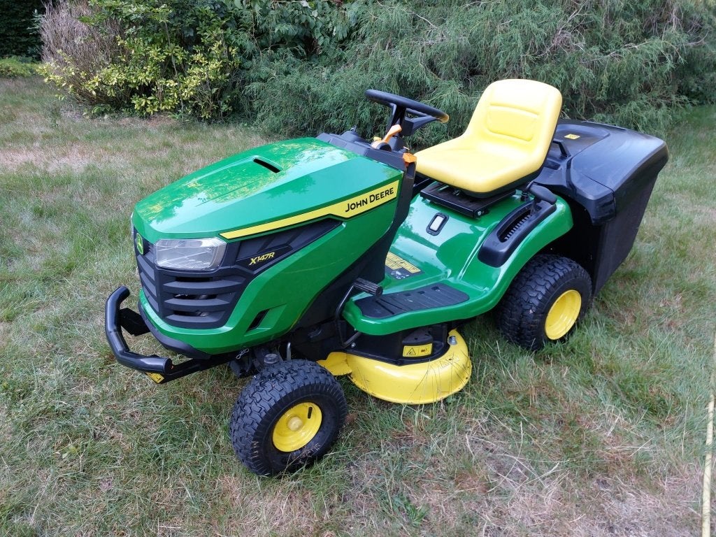 john deere X147R, Tuin en Terras, Grasmaaiers, Cirkelmaaier, Zo goed als nieuw, Benzine-grasmaaier, 50 cm of meer