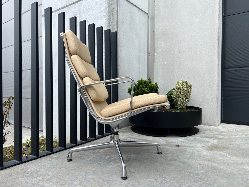 Vitra Eames EA216 lederen fauteuil, Huis en Inrichting, Ophalen of Verzenden, Zo goed als nieuw, Leer, Design