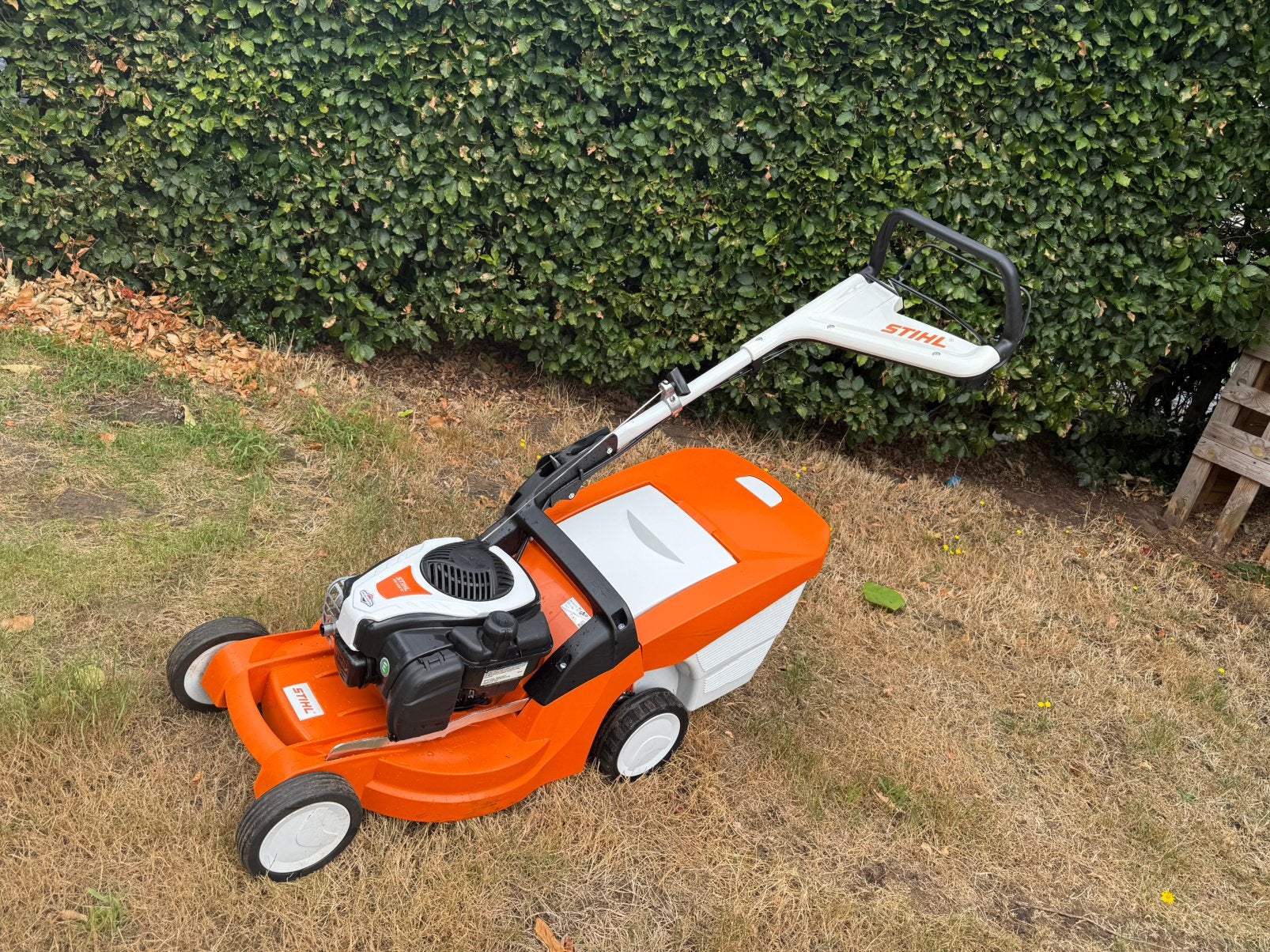 STIHL RM 448.0 TC Zelftrekkende Grasmaaier LEZEN, Enlèvement, Comme neuf, Bac de ramassage