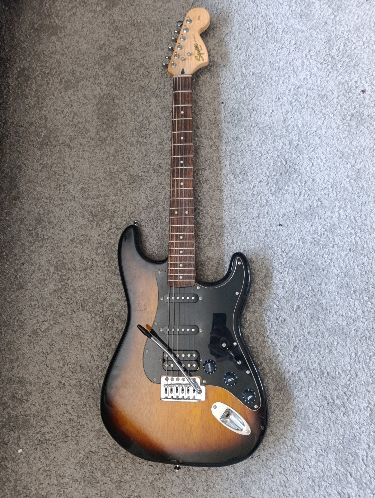 Fender Squier Stratocaster HSS – Crafted in Indonesia (2014), Ophalen, Zo goed als nieuw, Solid body, Fender