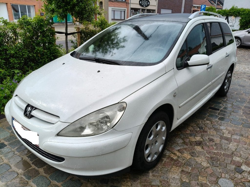 Benzine/ Break / Gekeurd voor verkoop, Stof, 1600 cc, Wit, Particulier