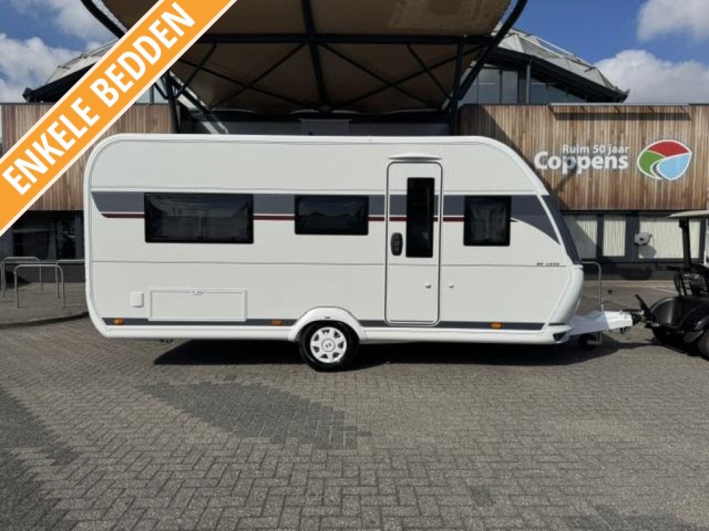 Hobby De Luxe 460 LU, Jusqu'à 4, 2 lits séparés, 4 à 5 mètres, Hobby
