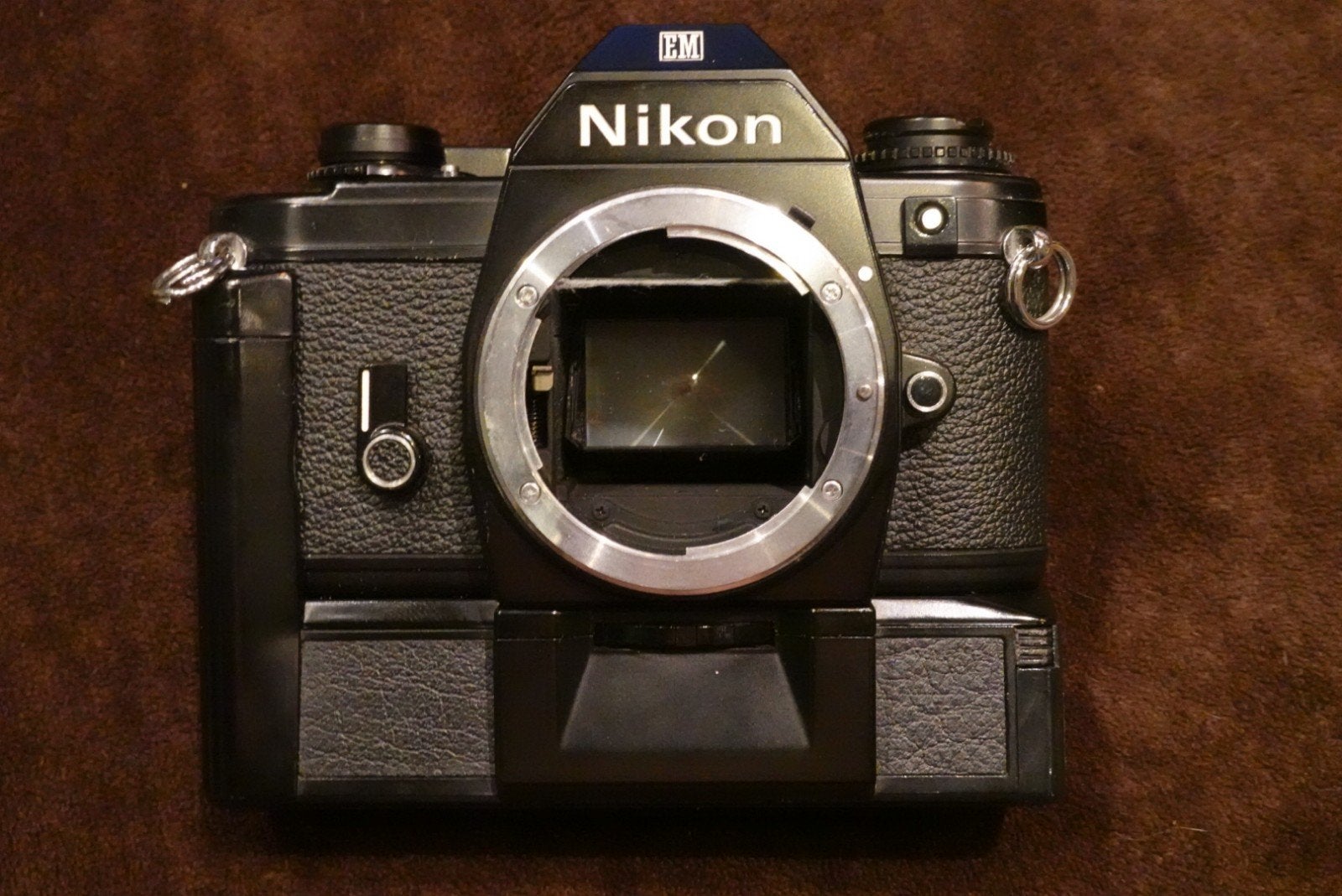 Nikon EM avec son moteur appareil photo argentique, TV, Hi-fi & Vidéo, Appareils photo analogiques, Utilisé, Reflex miroir, Nikon