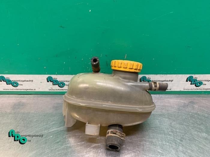 Réservoir d'expansion d'un Opel Corsa (Corsa C 00-), -, Opel, 3 mois de garantie, Utilisé