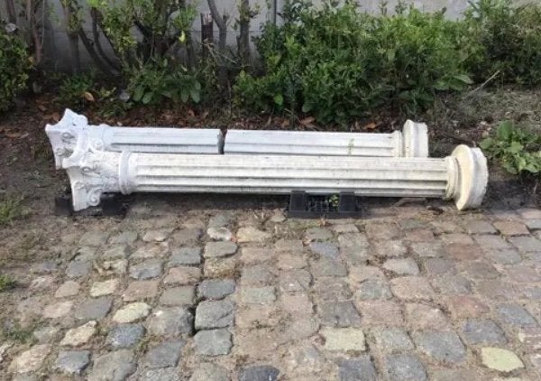 Grote zware Korinthische zuilen in witbeton, Ophalen, Gebruikt, Beton