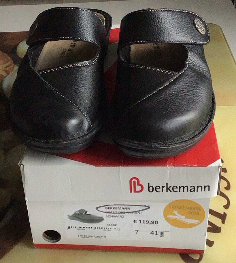 Pantoffel 41, Kleding | Dames, Ophalen of Verzenden, Zo goed als nieuw, Zwart