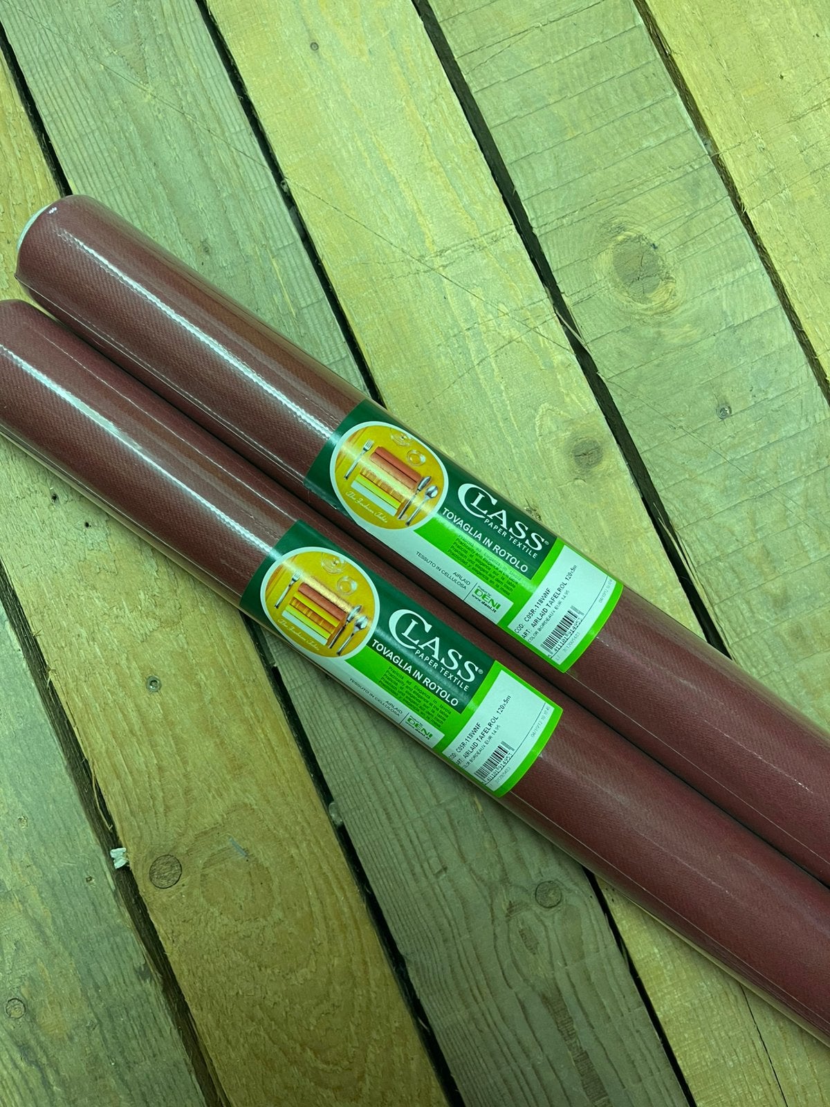 2 rollen tafelpapier bordeaux, Ophalen, Nieuw