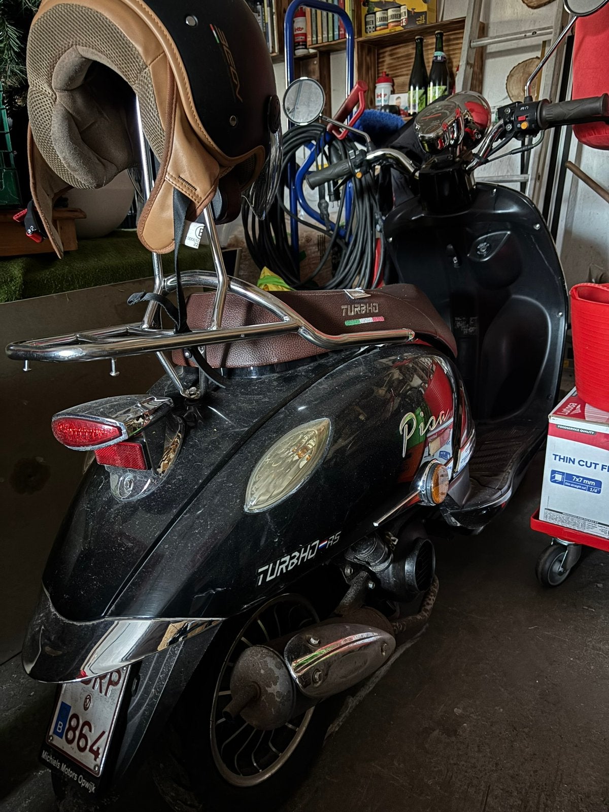 Bromer pisa, Motoren, Ophalen