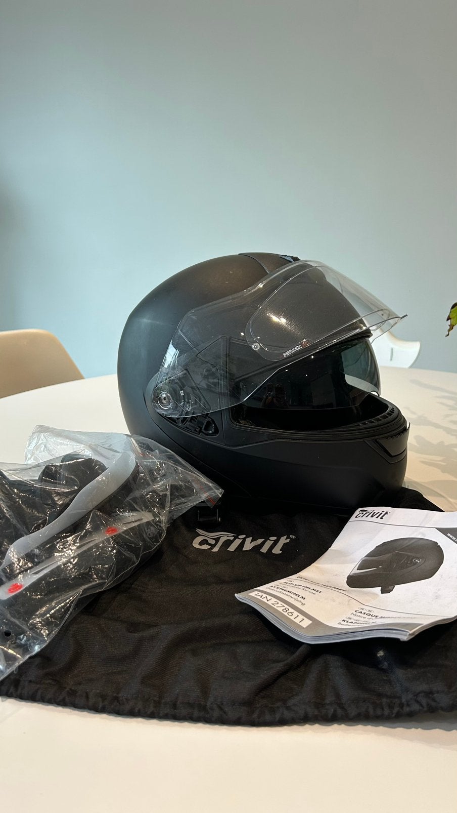 Nieuwe motorhelm Crivit met accessoires, Fietsen en Brommers, Ophalen of Verzenden, Nieuw, Medium